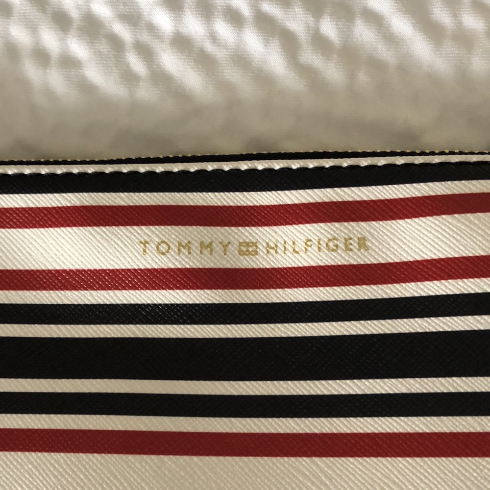 Tommy Hilfiger Wristlet/Wallet NWT Large Enough For Most Phones Saffiano Leather